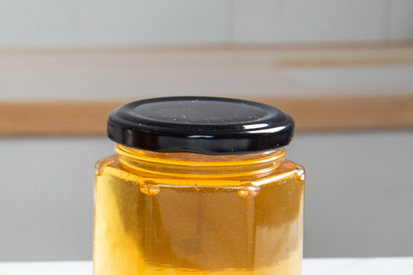 hexagon honey jar with lug cap