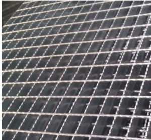 serrated steel grating